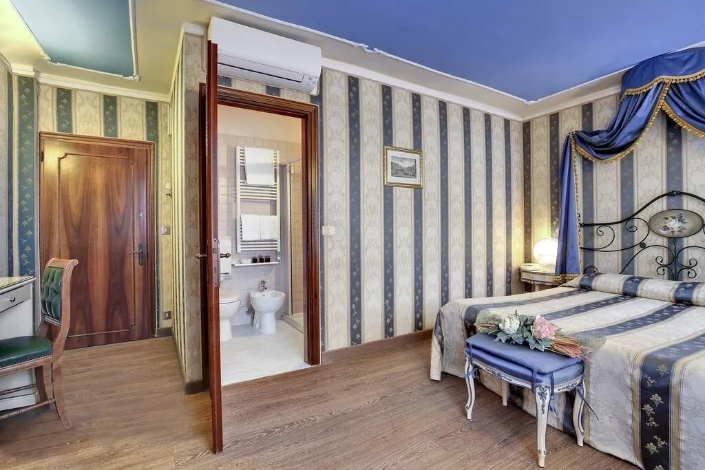 Room, Locanda Antico Fiore, Venice