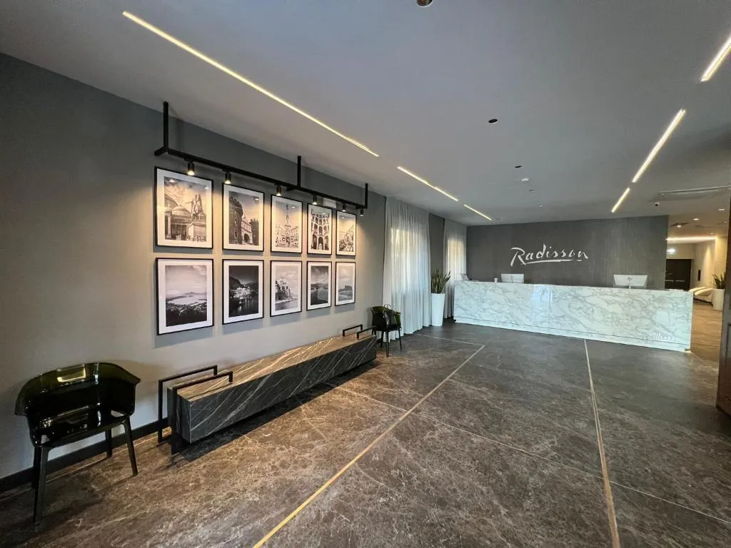 Lobby, Radisson Hotel Nola Naples, Naples