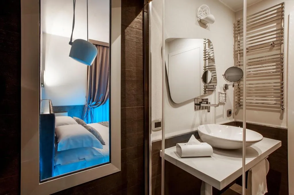 Room, Montenapoleone Suites, Milan
