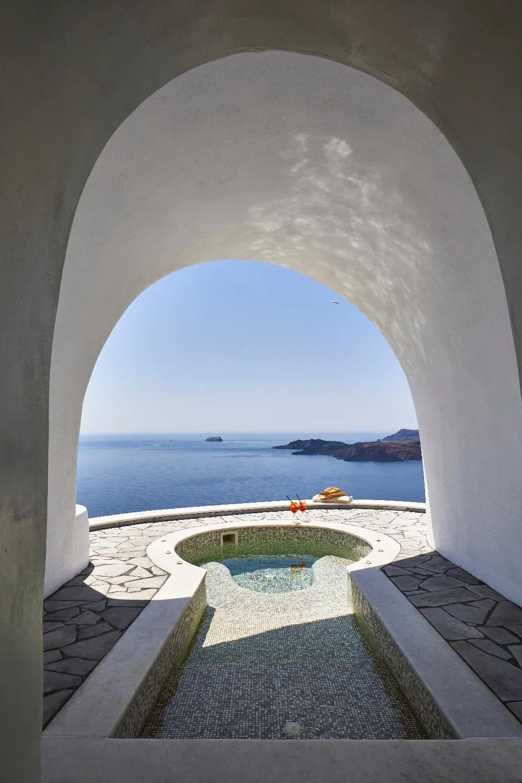 SUITE DELUXE WITH JACUZZI Room, Petit Palace, Santorini