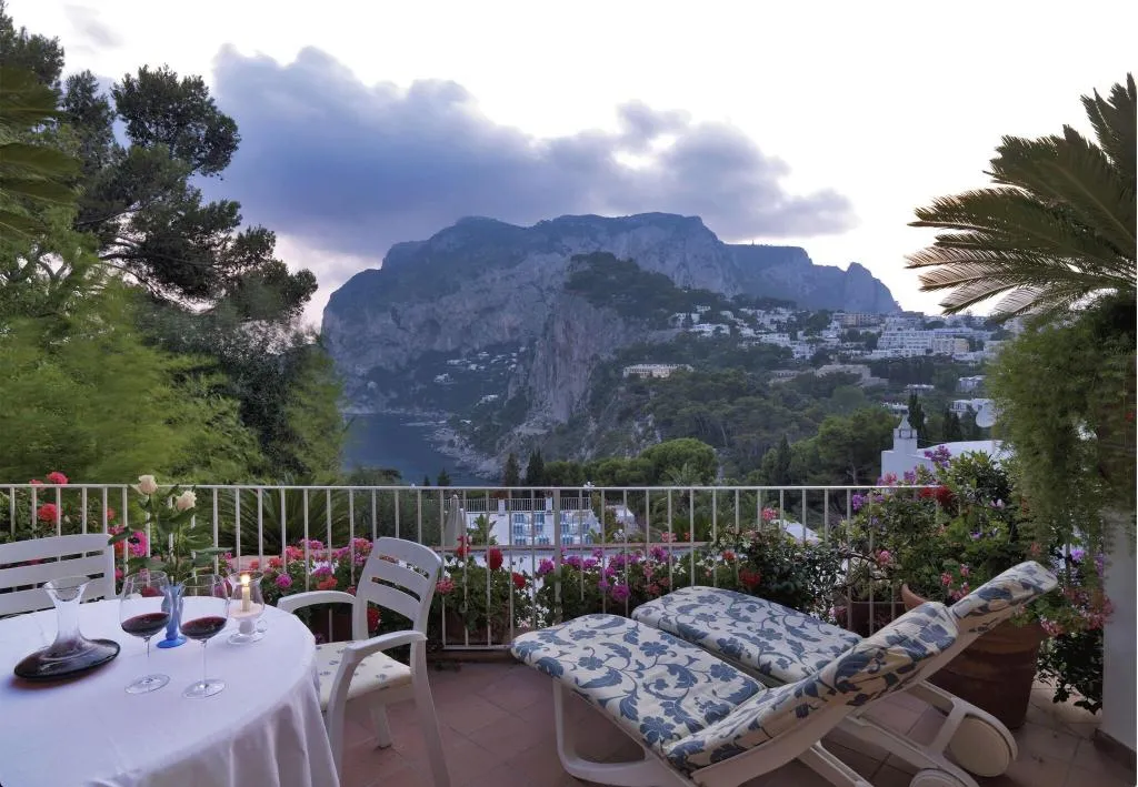 JUNIOR SUITE DELUXE SEA VIEW Room, Villa Brunella, Naples
