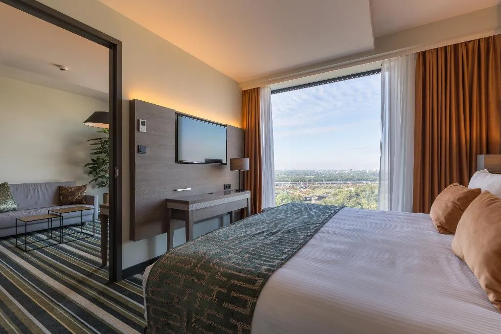 JUNIOR SUITE STANDARD Room, Leonardo Royal Hotel Amsterdam, Amsterdam