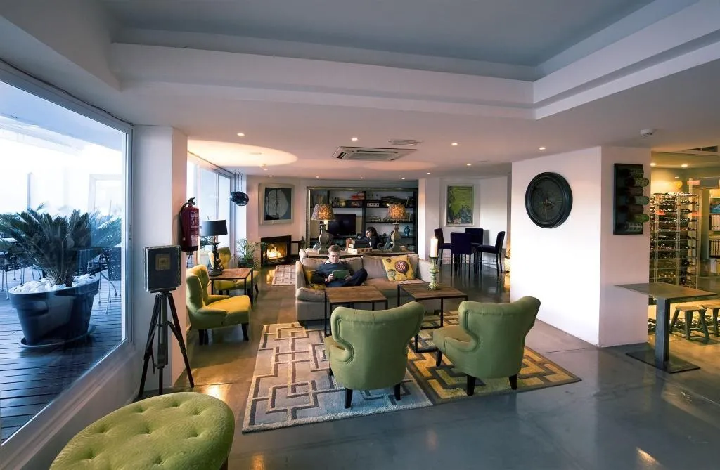 Lobby, Feliz, Majorca