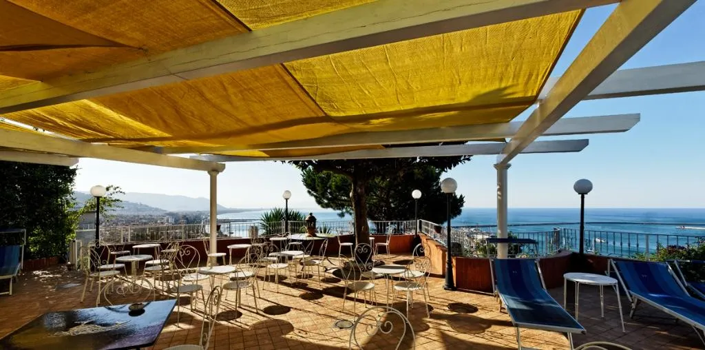 Bar, Hotel Villa Poseidon, Naples