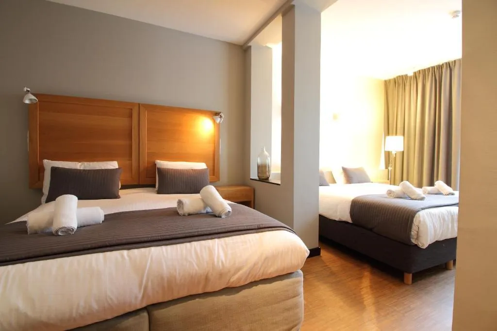 FAMILY ROOM THREE BEDS Room, The Bank Hotel, Amsterdam