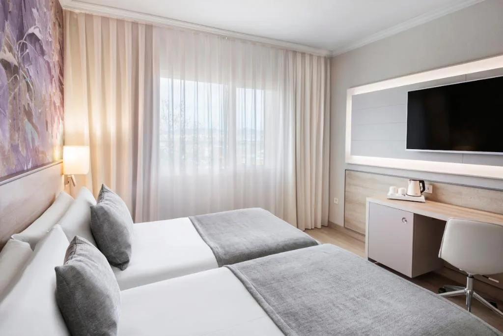DOUBLE SINGLE USE STANDARD Room, Salles Hotel Ciutat del Prat Barcelona Airport, Barcelona