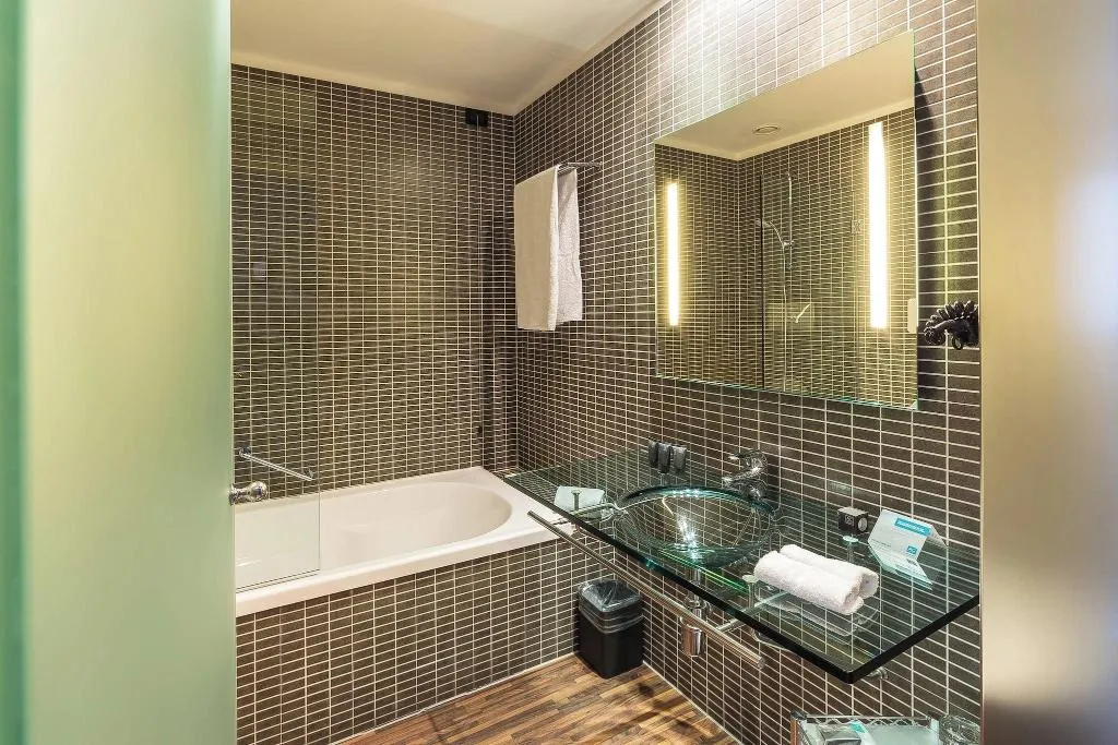 DOUBLE KING SIZE BED Room, AC Padova, Venice