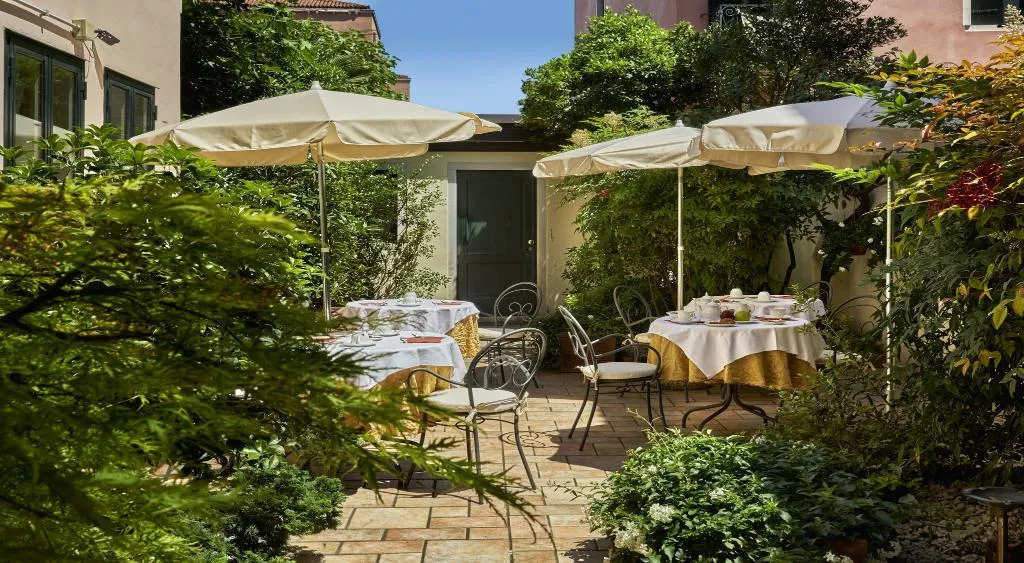 Terrace, Gardena, Venice