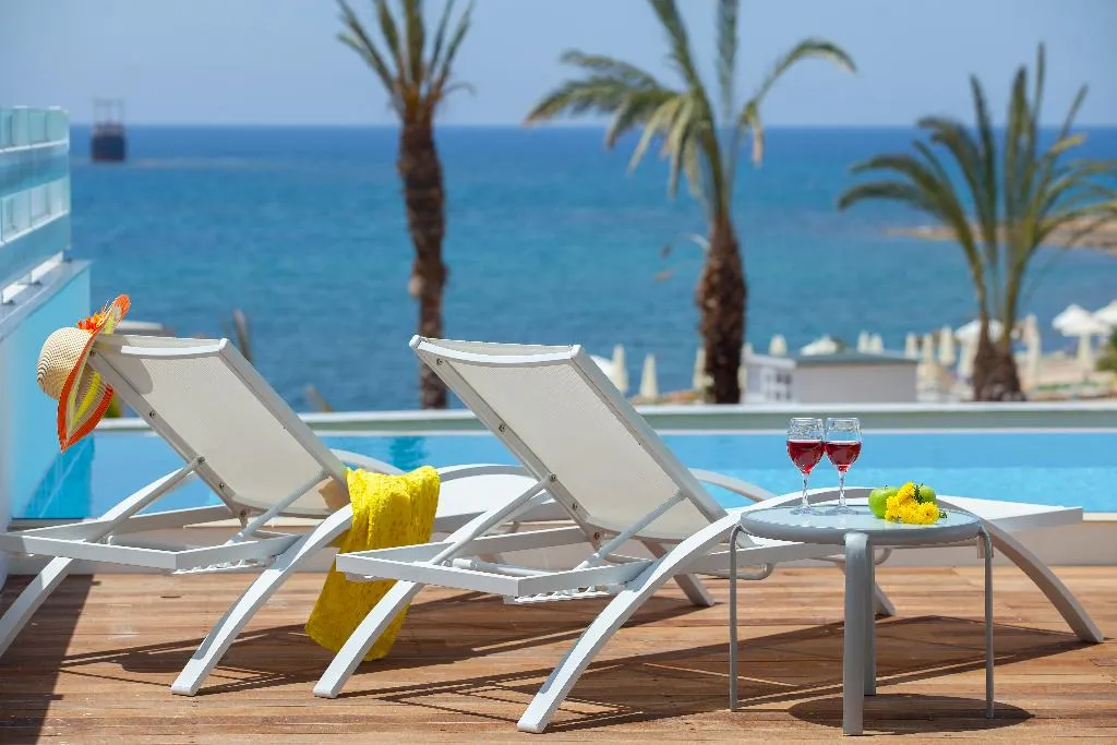 SUITE SEA VIEW WITH PRIVATE POOL Room, King Evelthon Beach Hotel & Resort, Cyprus