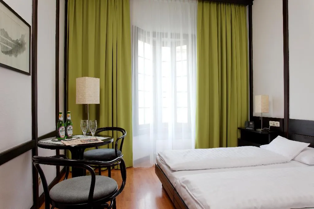 DOUBLE STANDARD Room, Central, Innsbruck