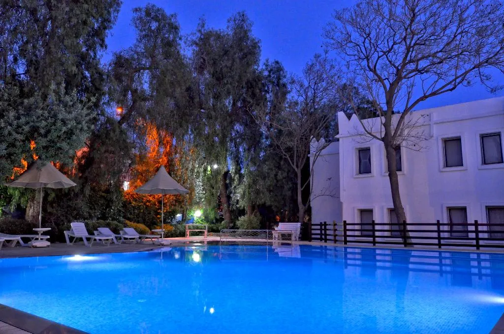 Pool, Atrium, Bodrum