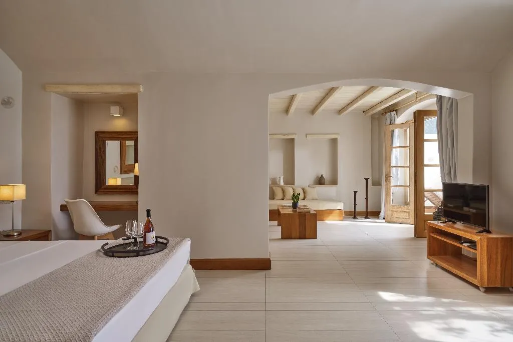 SUITE HONEYMOON Room, Meltemi Village, Santorini
