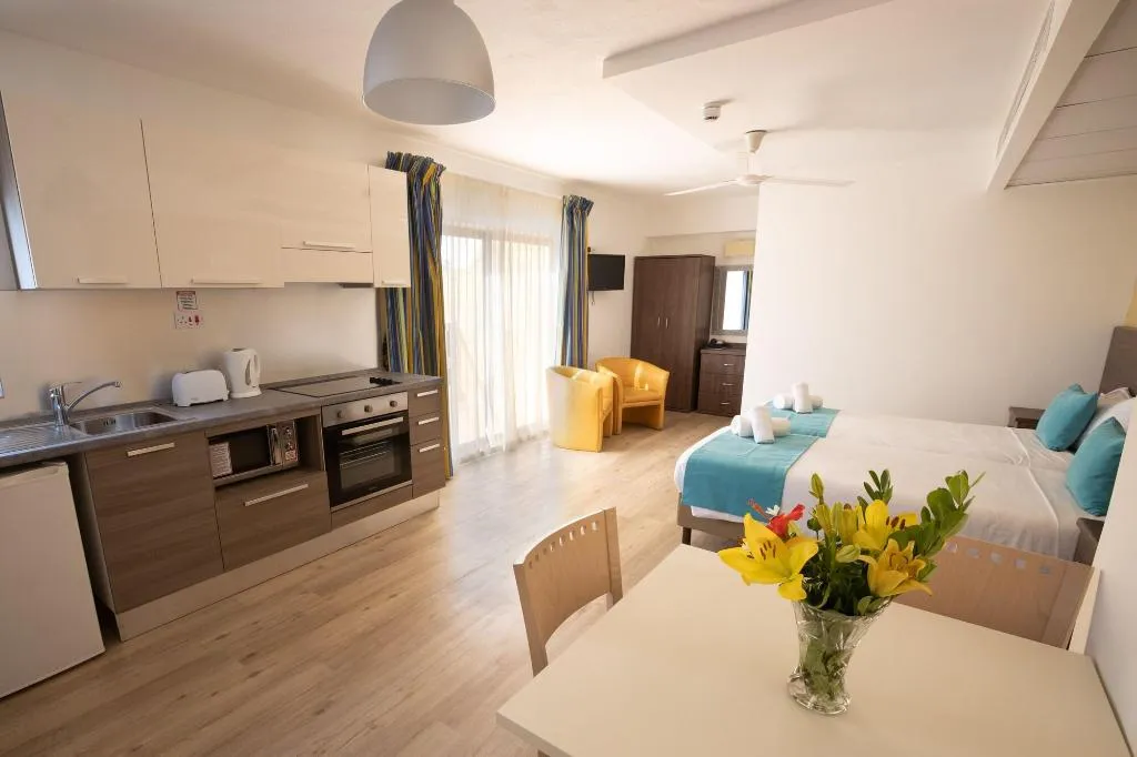 Room, Sunseeker Holiday Complex, Malta