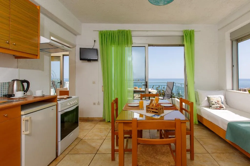 VILLA CAPACITY 6 Room, Romantica Beach Villas, Crete