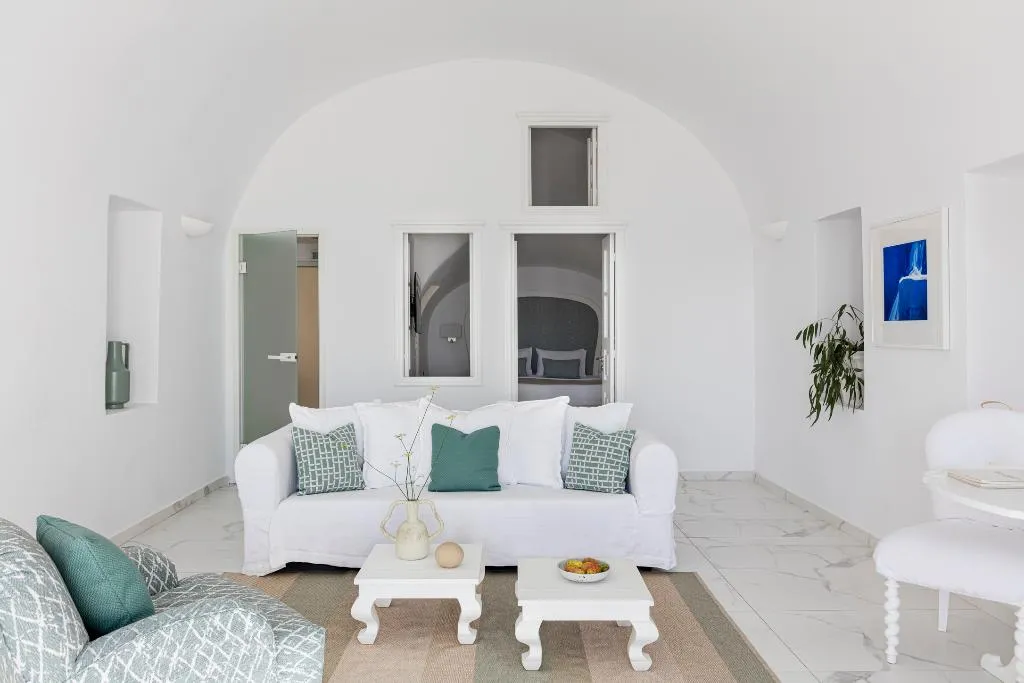 SUITE SUPERIOR CAPACITY 3 Room, Canaves Oia Suites, Santorini