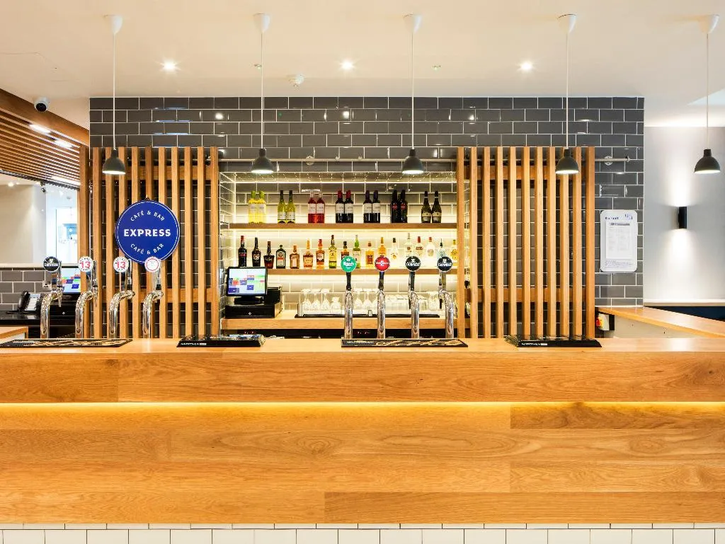 Bar, Holiday Inn Express Dublin City Centre, Dublin