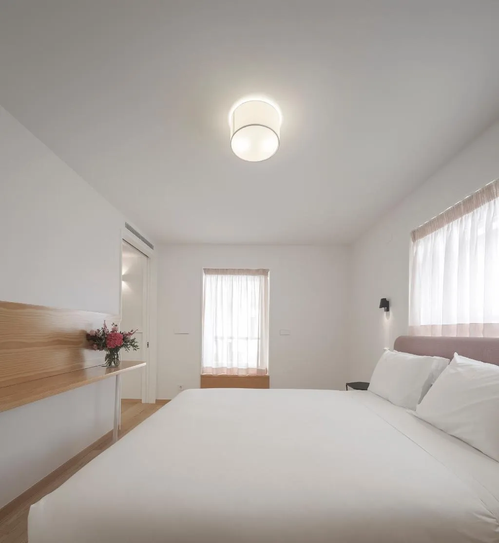 APARTMENT DELUXE ONE BEDROOM Room, Lisbon Serviced Apartments - Principe Real, Lisbon