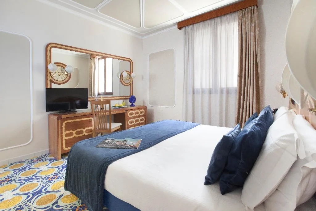 Double or Twin STANDARD Room, Alimuri Bay Resort, Naples