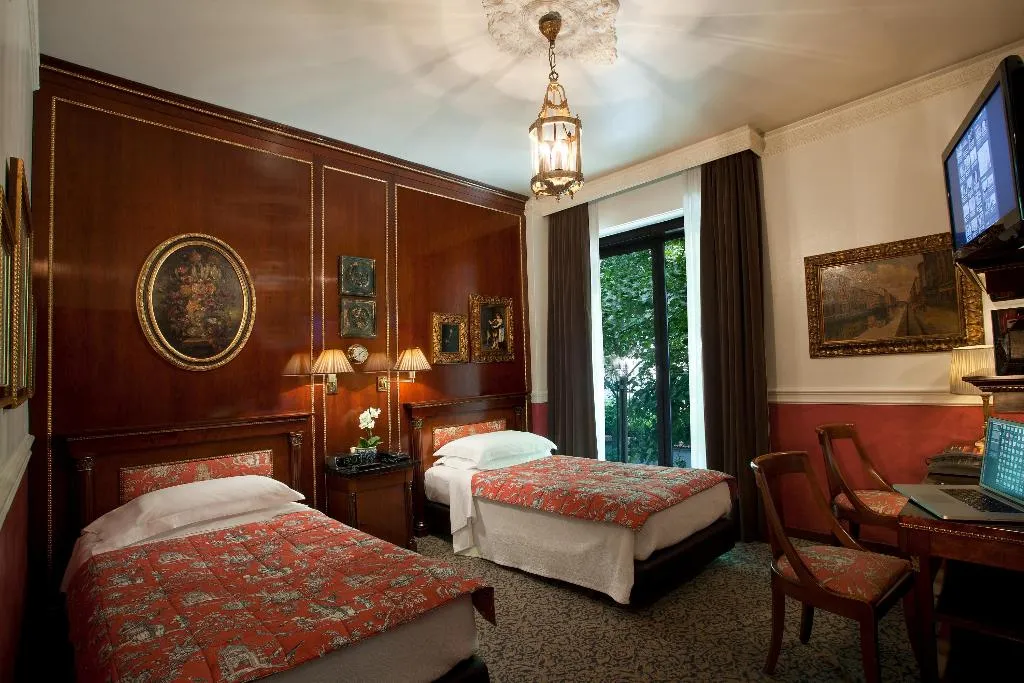 DOUBLE SUPERIOR Room, De la Ville Monza - Slh Hotel, Milan