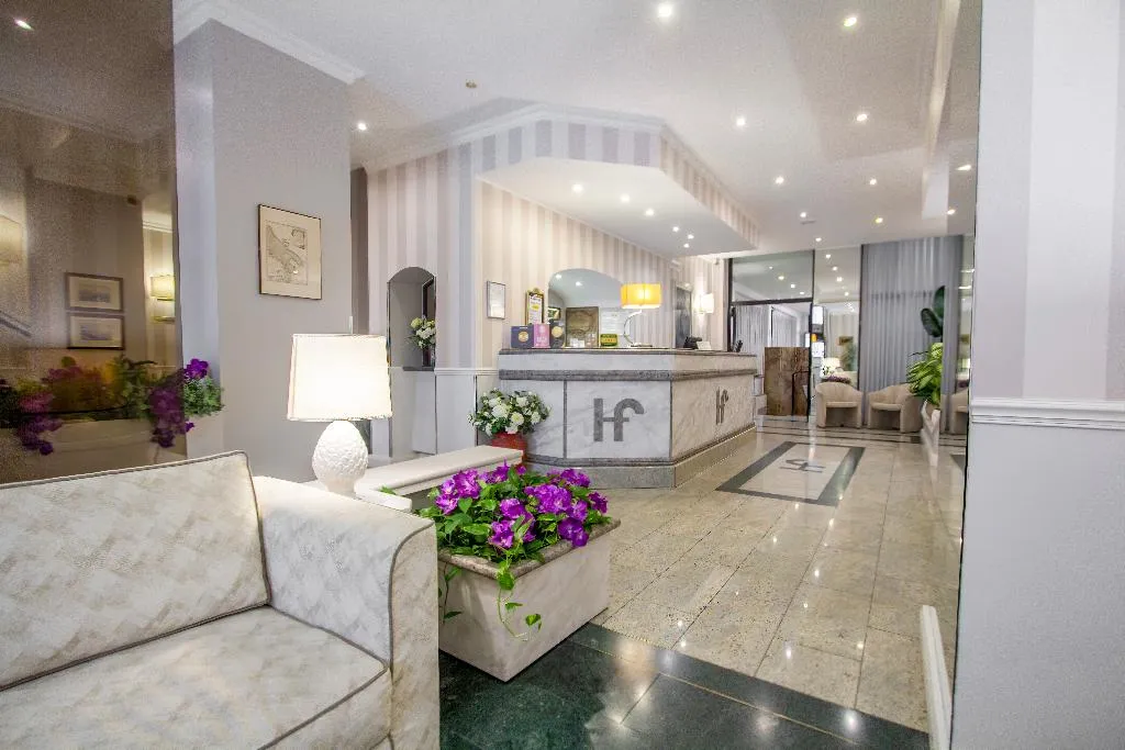 Lobby, Flora, Milan