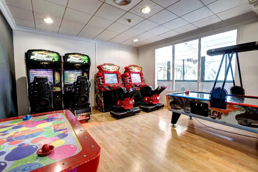 Sports and Entertainment, Peniscola Plaza Suites, Valencia
