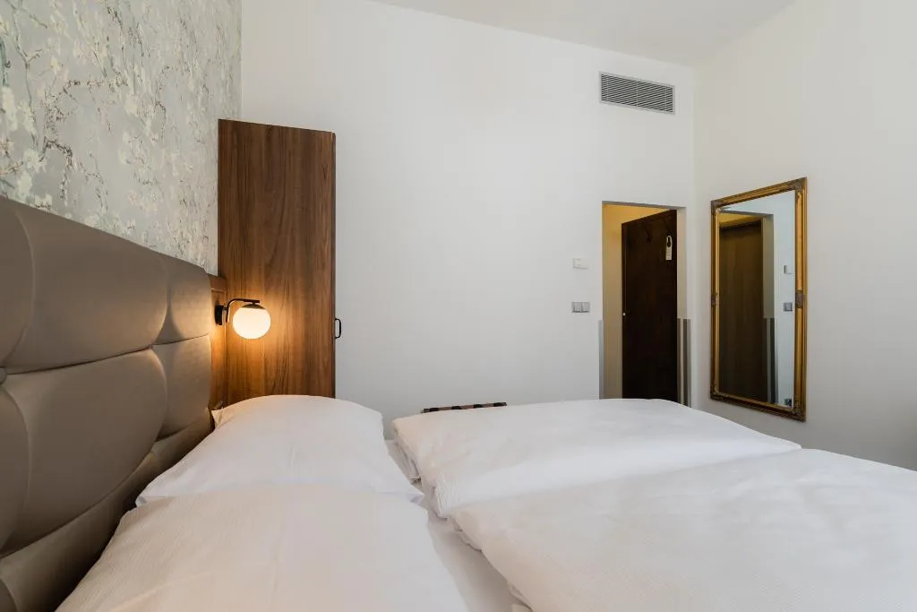DOUBLE SUPERIOR Room, EA Hotel Victoria, Prague