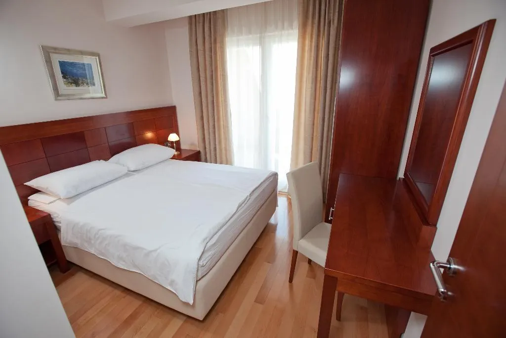 APARTMENT WITH BALCONY Room, Apartments Agava, Split