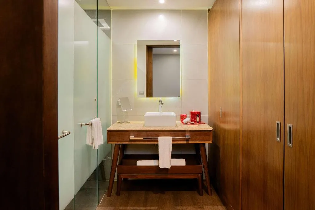 DOUBLE DELUXE TWO DOUBLE BEDS Room, The Fives Downtown Hotel, Curio by Hilton, Playa Del Carmen