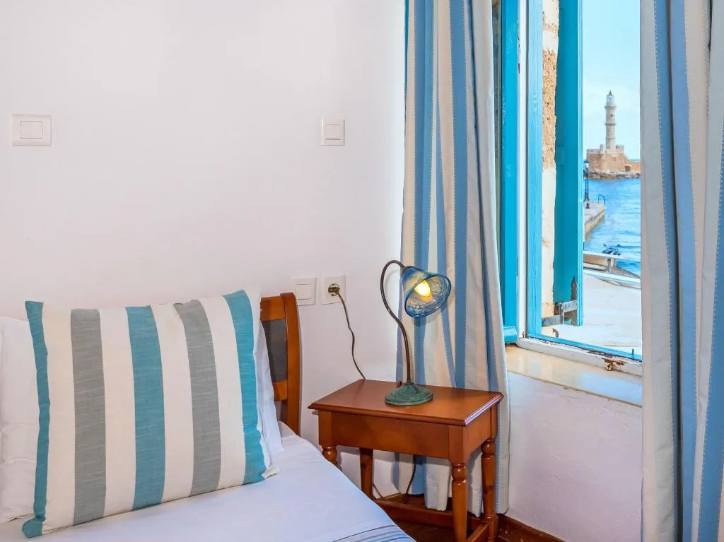 Room, Amphora, Crete