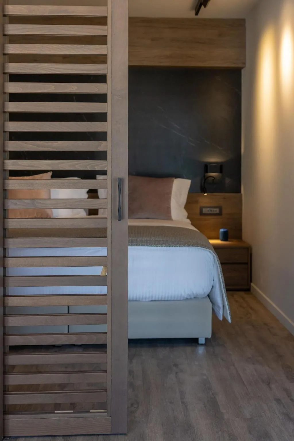 Room, Athens 507, Athens