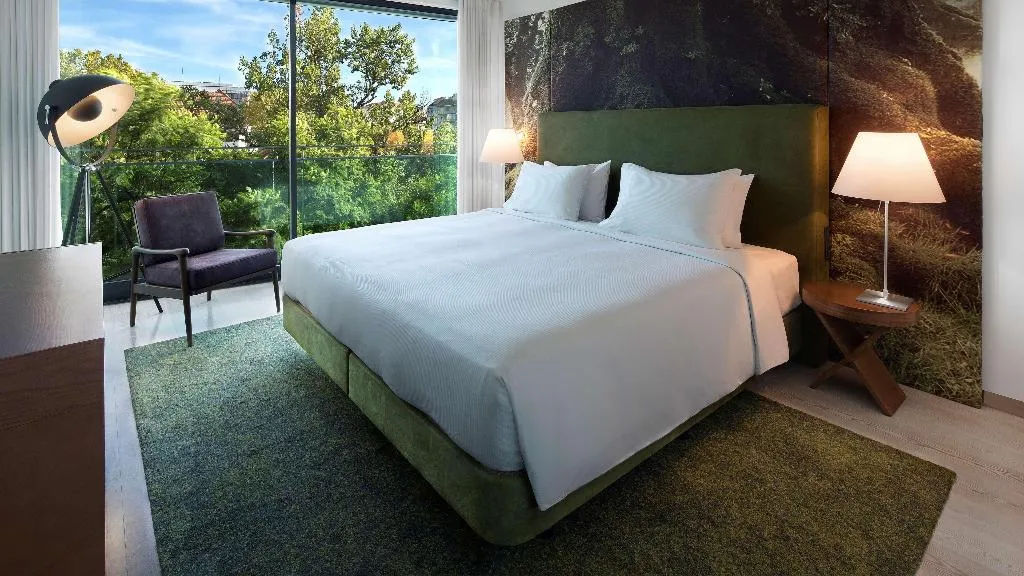 DOUBLE PREMIUM KING BED Room, Doubletree by Hilton Lisbon - Fontana Park, Lisbon