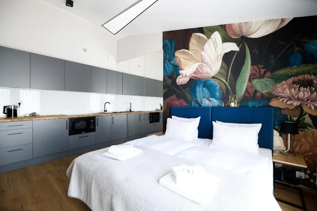STUDIO KING SIZE BED Room, Aparthotel Inspire Miodova Residence, Krakow