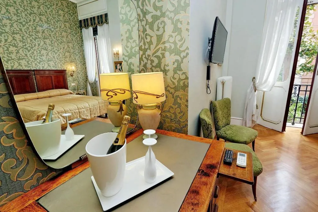 Room, Domus Monamì Luxury Suites, Rome