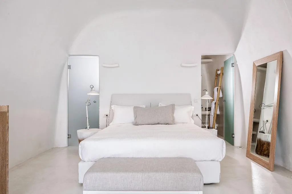 SUITE WITH VIEWS Room, Charisma Suites, Santorini