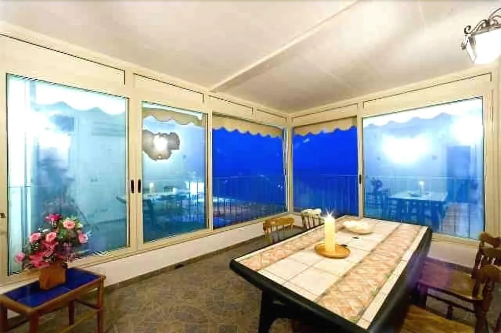 Room, La Caravella Positano, Naples