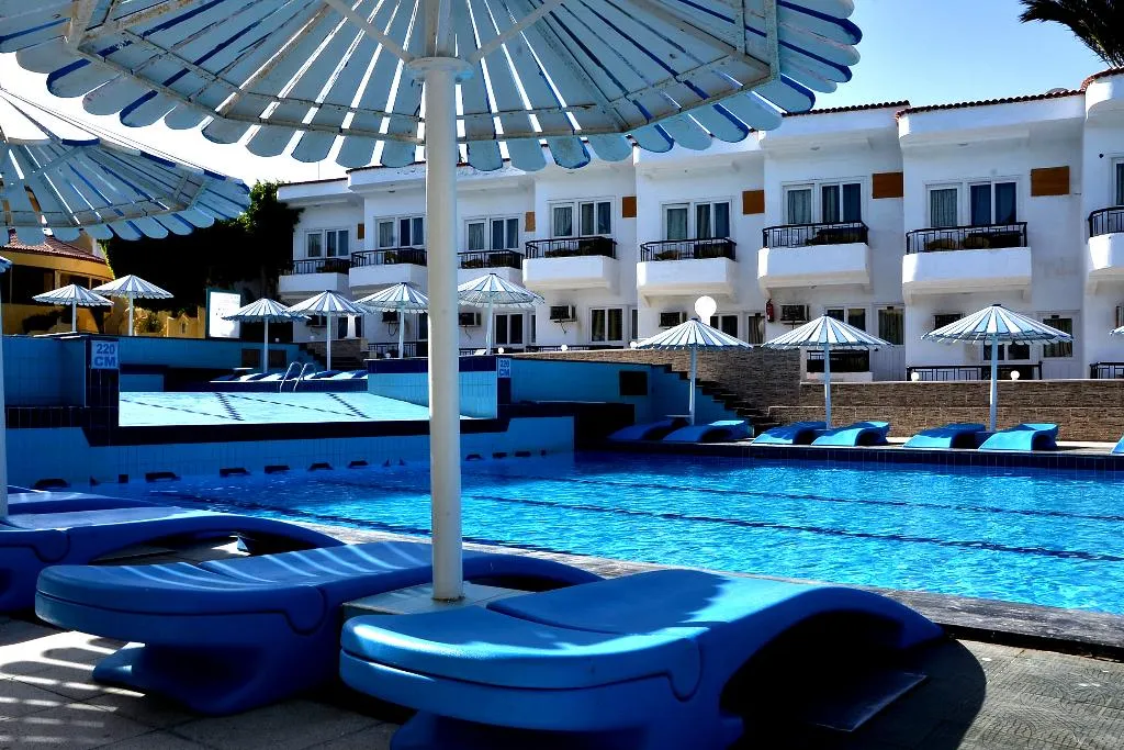 SINGLE POOL VIEW Room, Sand Beach, Red Sea Riviera