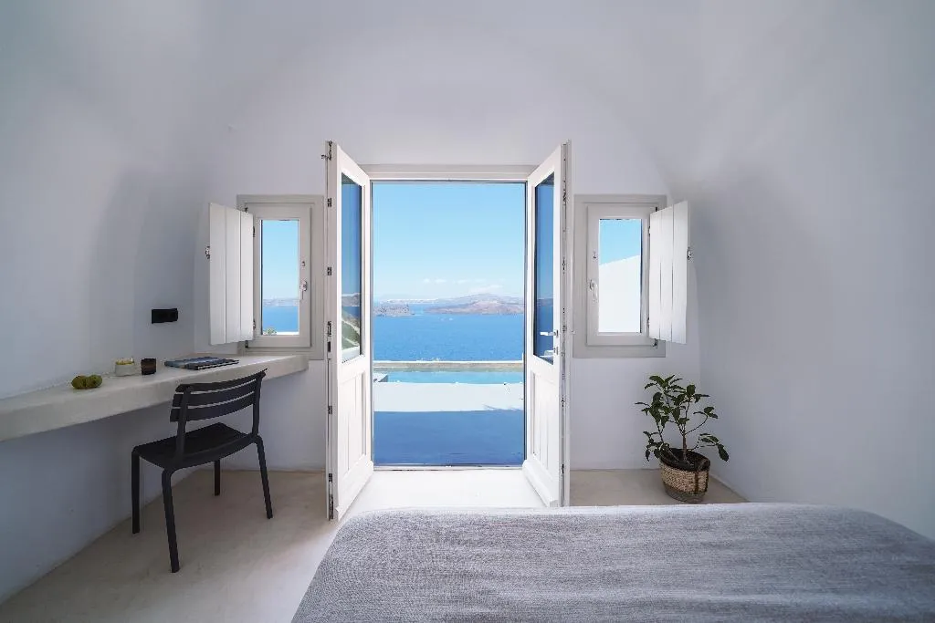 SUITE SUPERIOR WITH PRIVATE POOL Room, Santonero, Santorini