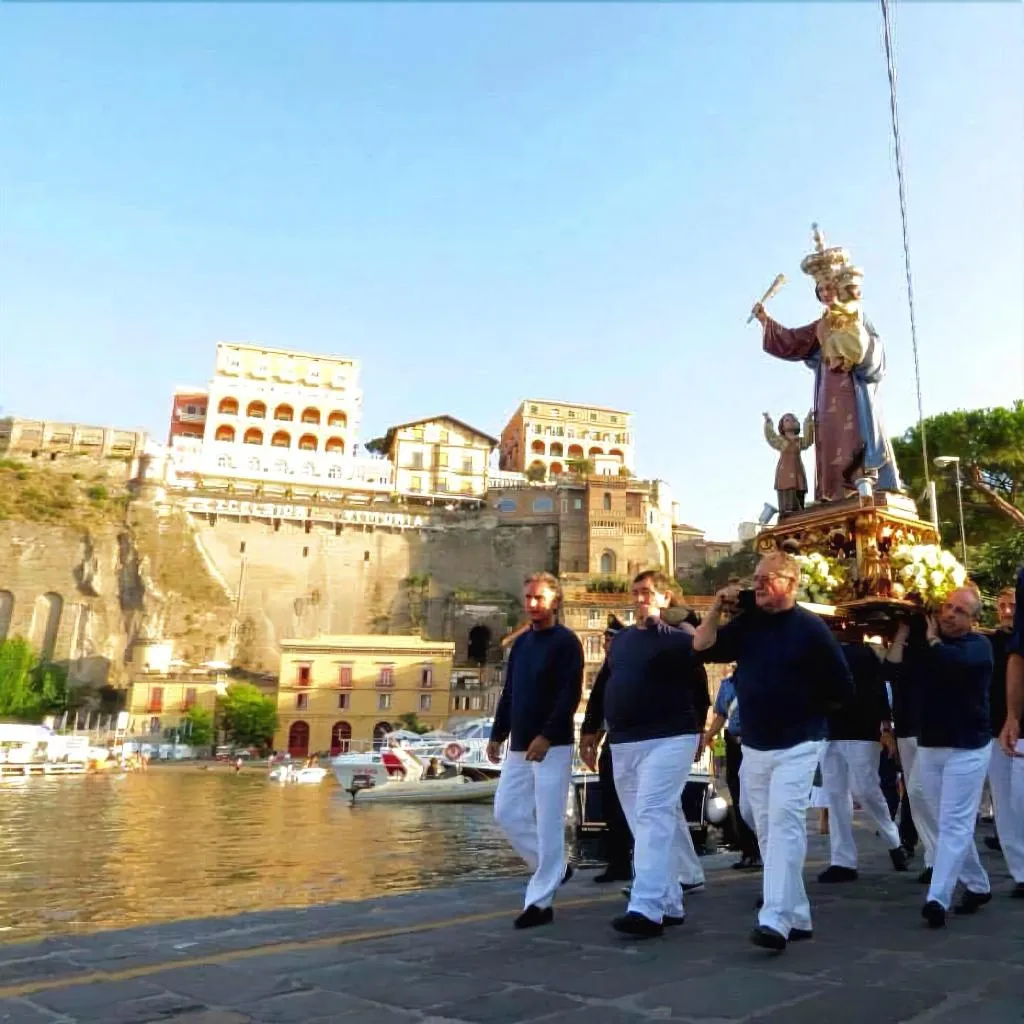 Sports and Entertainment, Surriento Suites, Naples
