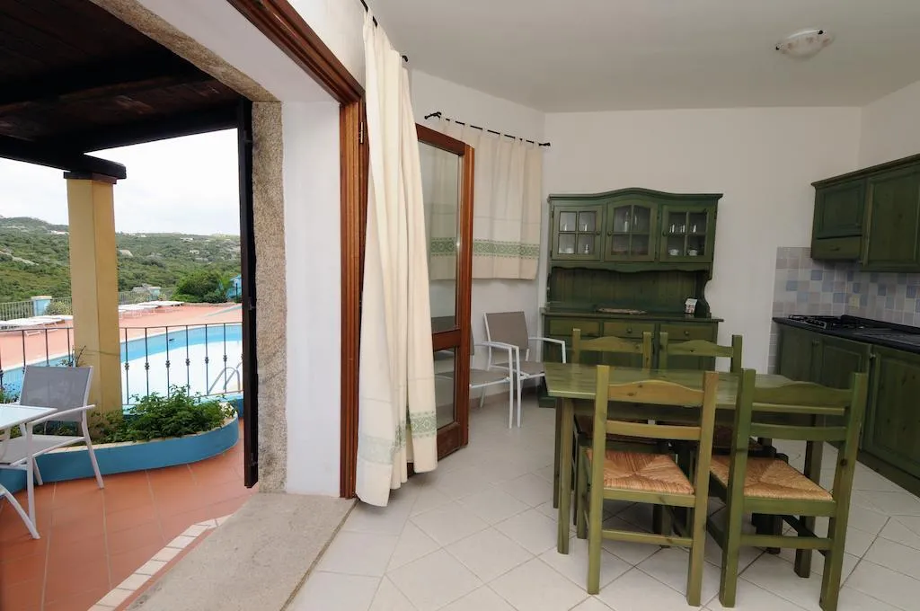 APARTMENT CAPACITY 4 Room, Vallemare Residence E Residenza, Olbia
