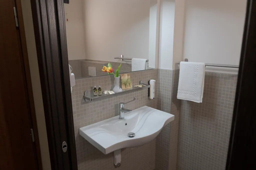 TRIPLE SUPERIOR Room, Hotel Gardenia Sirmione, Milan