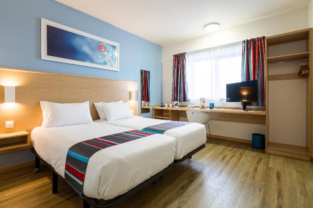 TWIN CAPACITY 1 Room, Travelodge Barcelona Fira, Barcelona