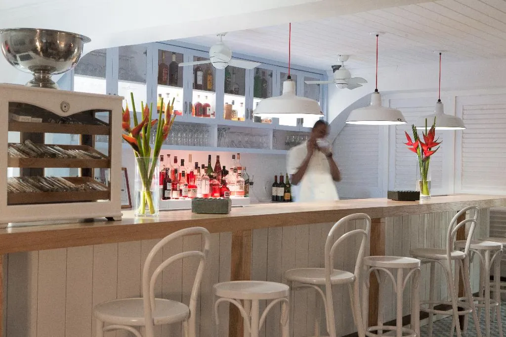 Bar, Coral Sands Hotel, Nassau