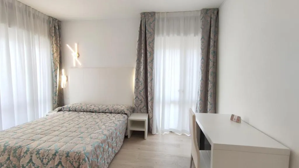 Room, Oxford, Venice