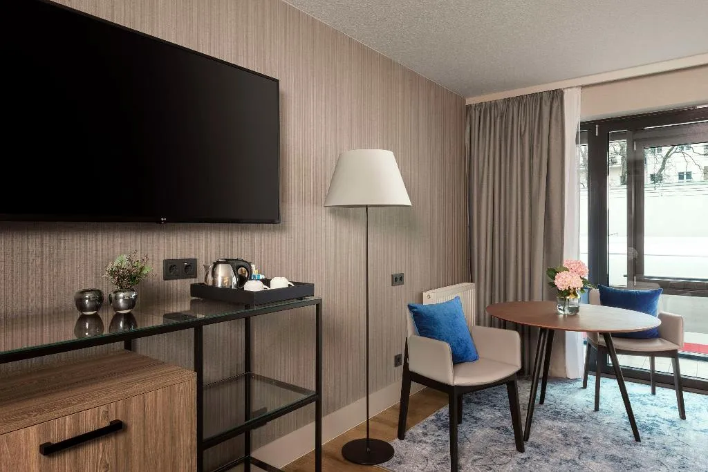 FAMILY ROOM STANDARD Room, NH Berlin Kurfürstendamm, Berlin