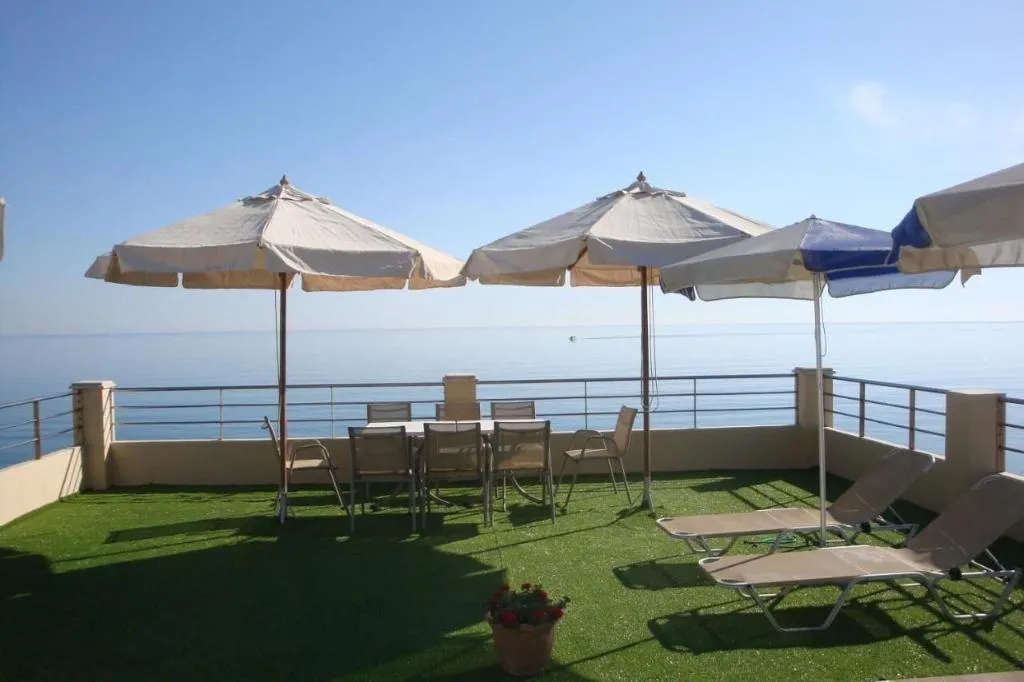 Terrace, Xristina's Apartments, Crete