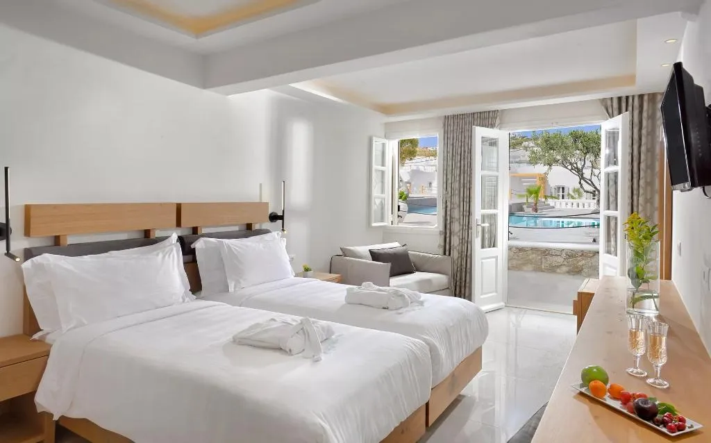 TRIPLE SUPERIOR Room, Petinos Hotel, Mykonos