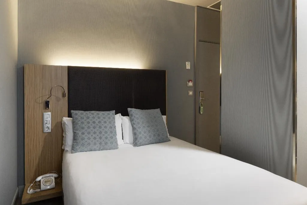 DOUBLE BASIC Room, Petit Palace Alcala, Madrid