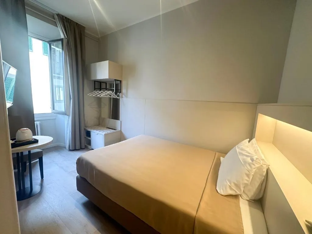 General view, Hotel Giappone, Florence