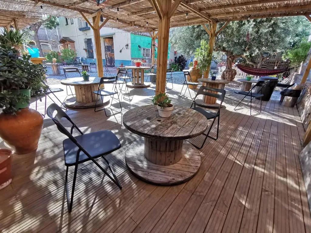 Terrace, Mucha Masia Hostel Rural-Urbà, Barcelona