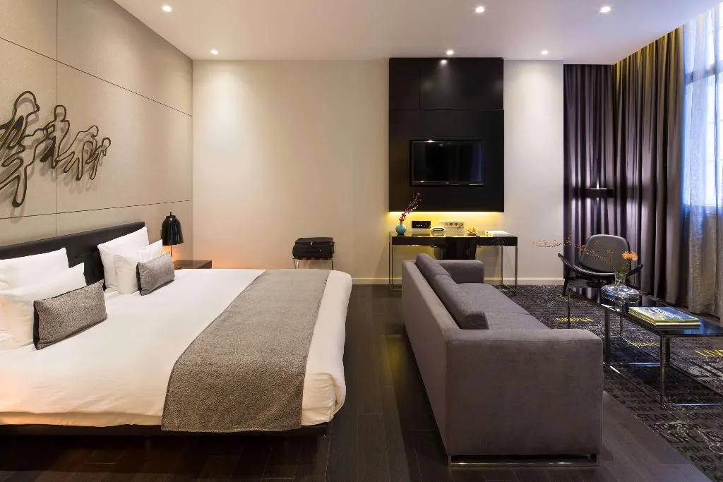 JUNIOR SUITE STANDARD Room, art'otel amsterdam, Powered by Radisson Hotels, Amsterdam